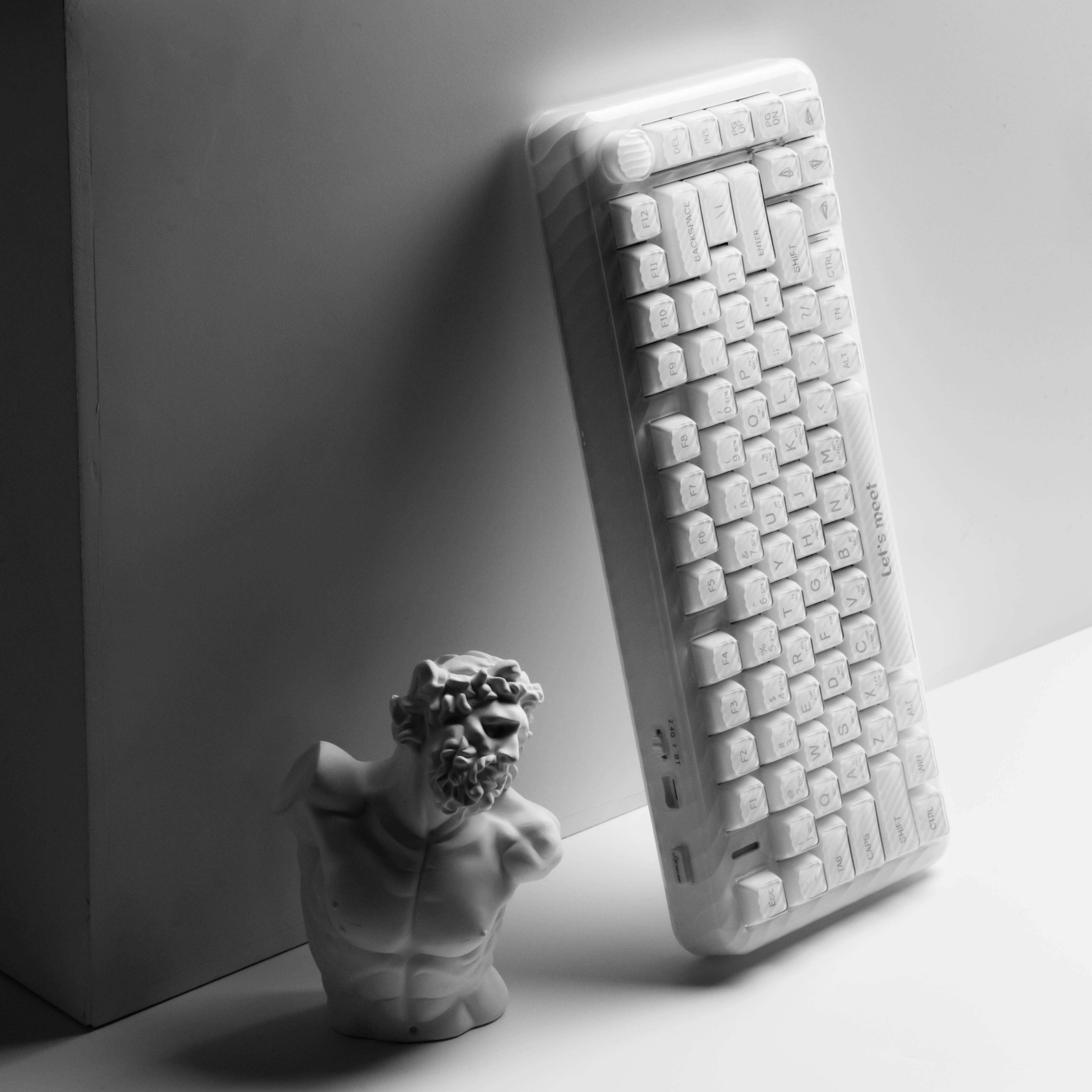 womier机械键盘键帽半透明水波纹75键盘原创键帽七彩背灯三模一体