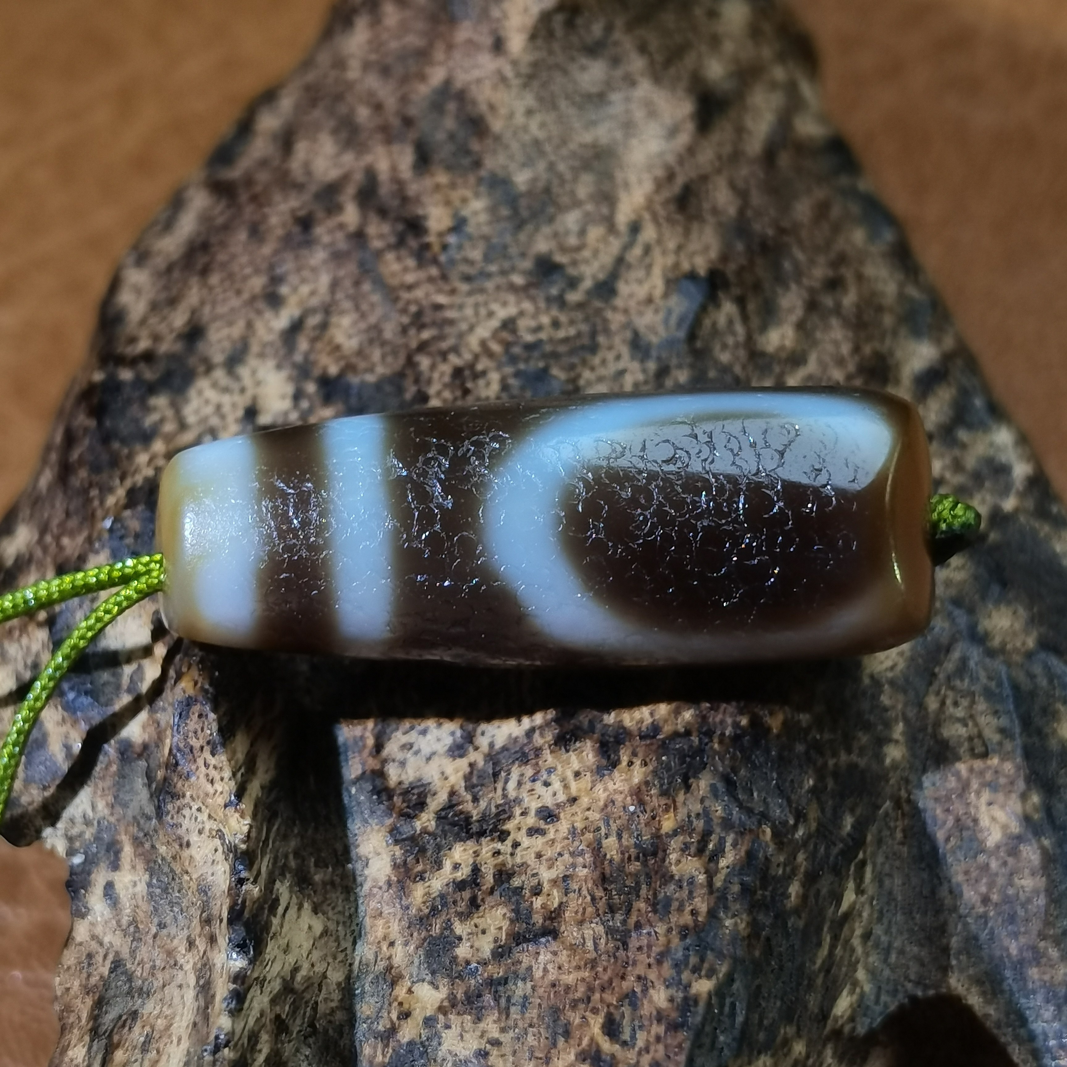 藏区流转油糯沧桑天地断珠风化细腻温润玛瑙玉髓珠藏式锁骨链配饰