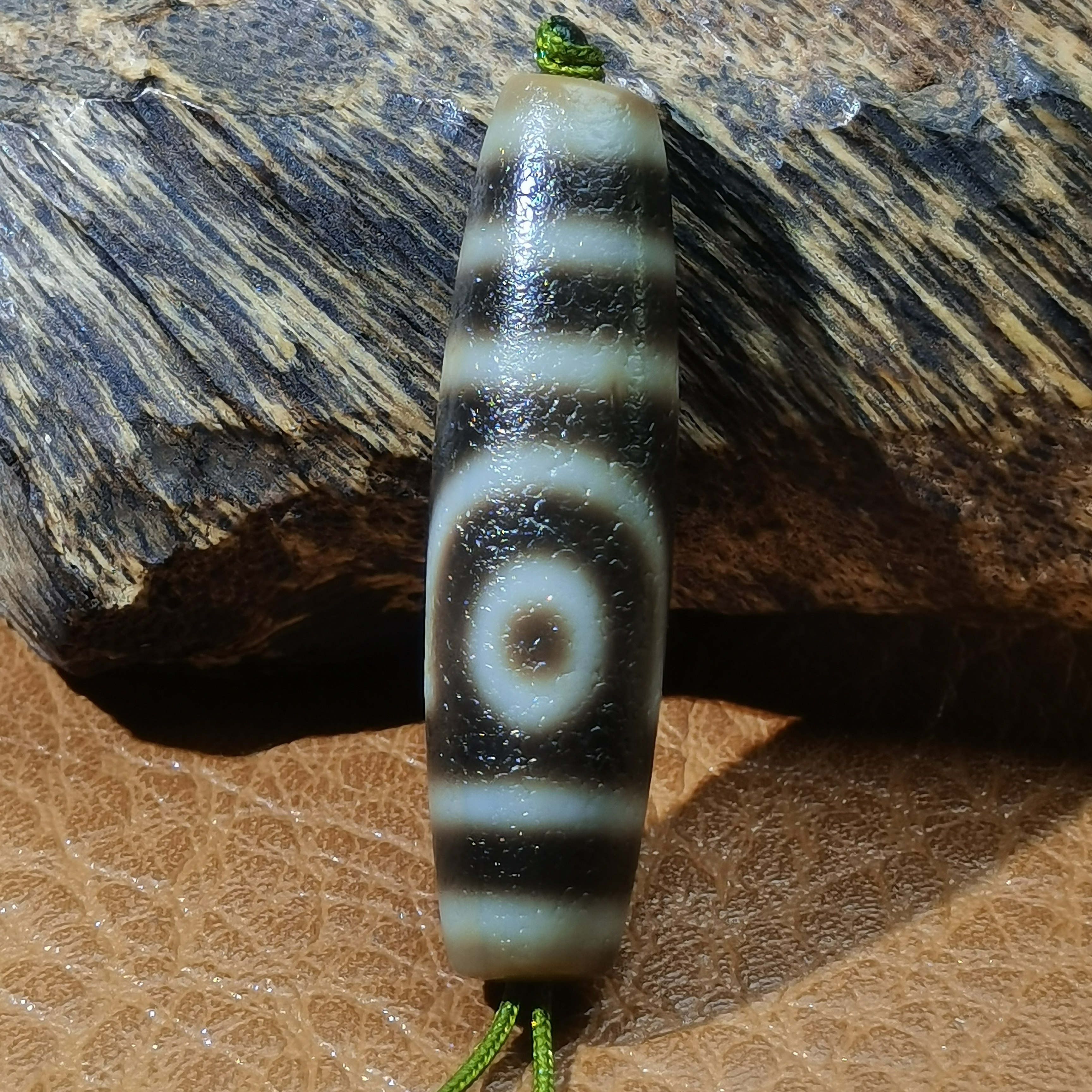 藏系真品油糯熟美如意莲花两眼天珠风化沧桑玛瑙玉髓珠藏式锁骨链