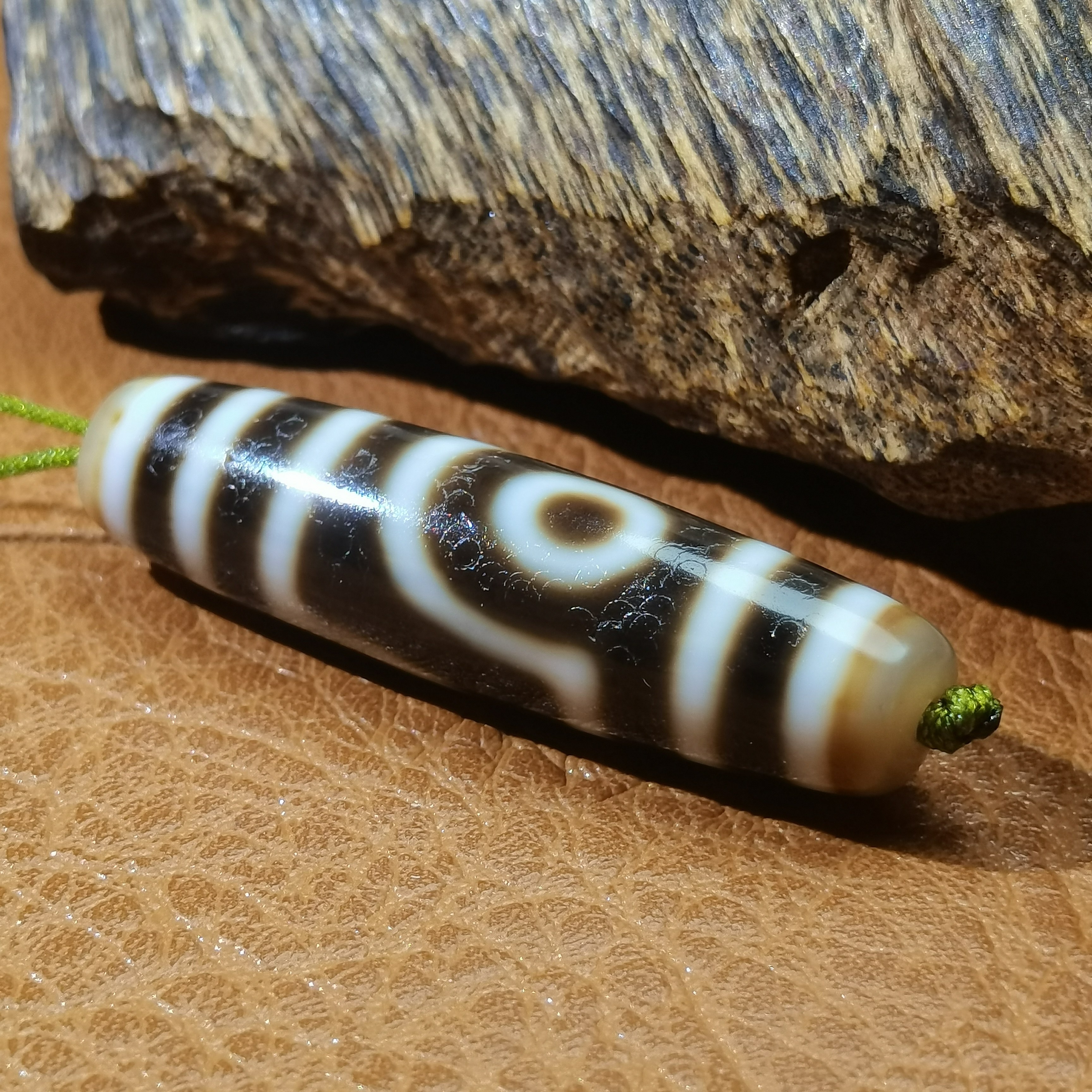 藏地流转油糯熟美莲花两眼天珠风化细腻玛瑙玉髓珠藏式锁骨链配饰