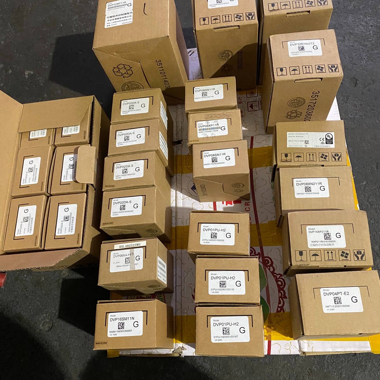 [议价]DVP02DA-S  10个