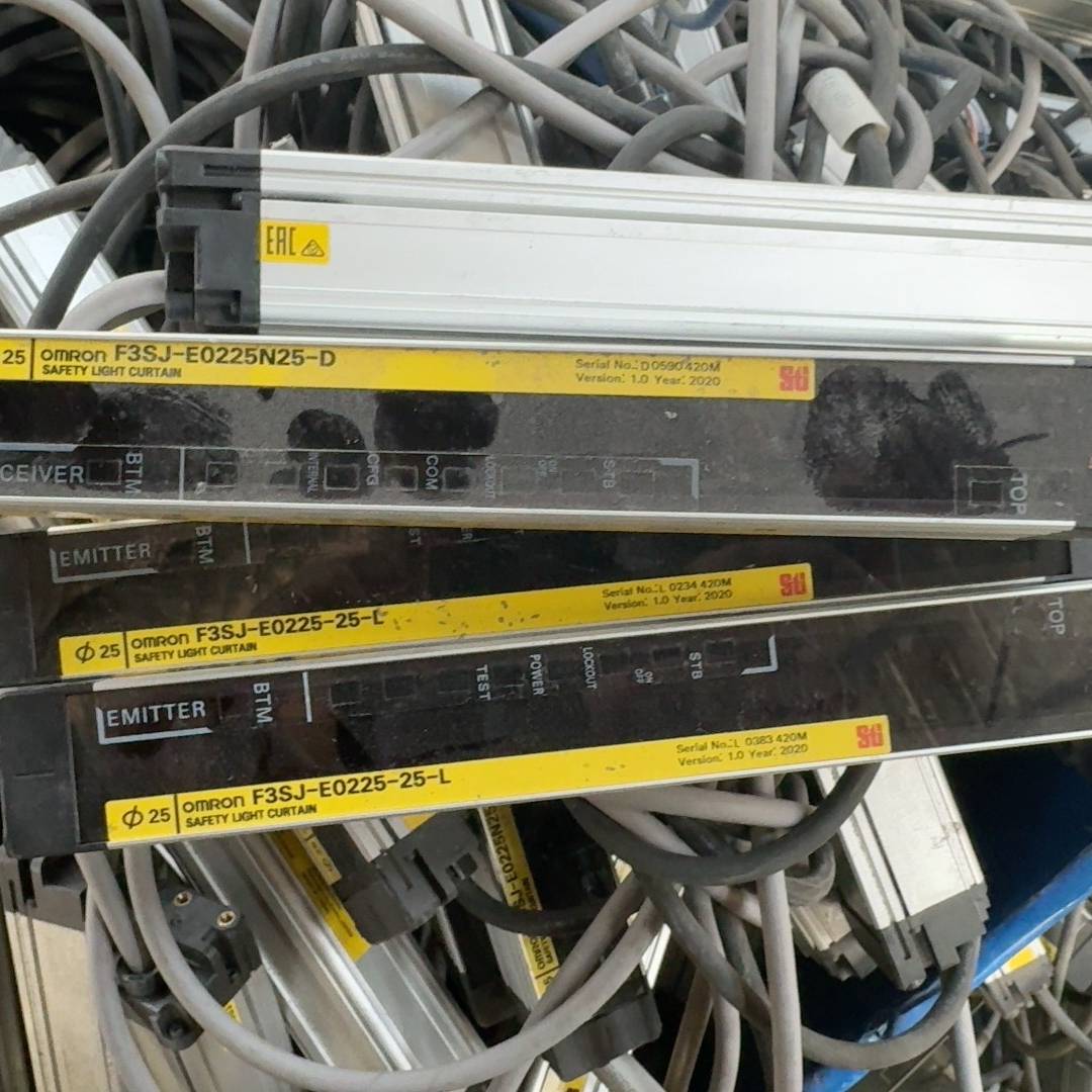 [议价]安全光栅 F3SJ-E0225-25-L/D 成色