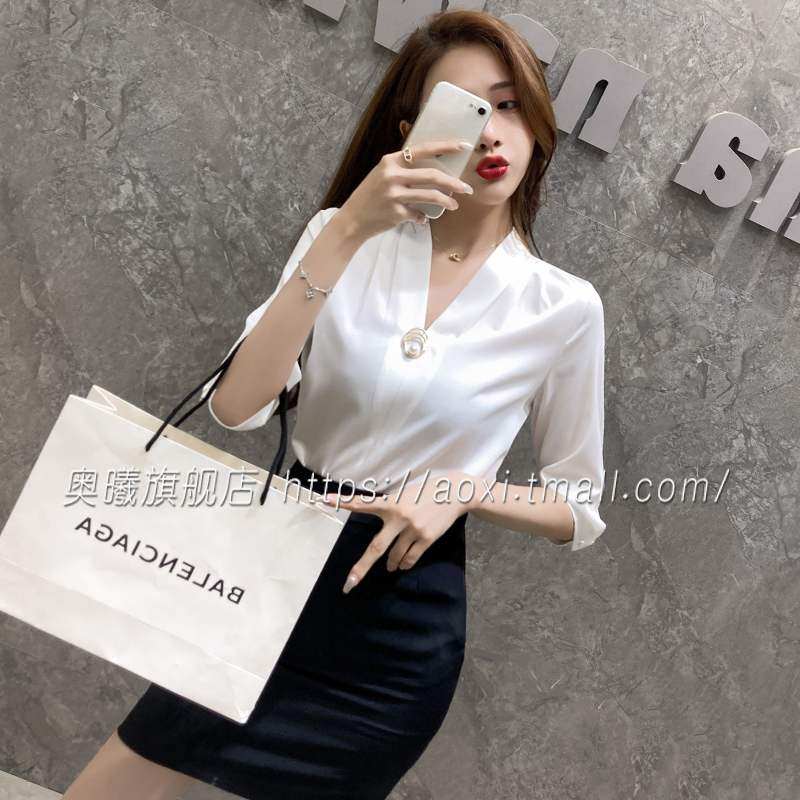 女士衬衫上衣女夏设计感小众法式V领别致七分袖空姐工作服女经理