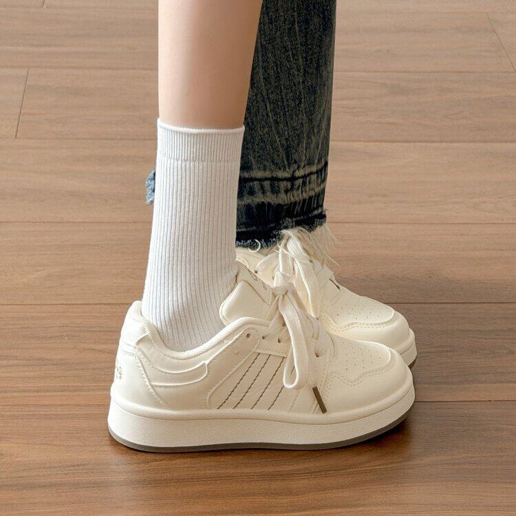 奶呼呼小白鞋女2026秋季新款板鞋女百搭配裙子的运动休闲鞋面包鞋