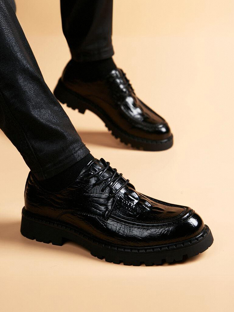 潮牌男鞋子2025年新款英伦风鳄鱼纹正装皮鞋男百搭厚底商务休闲鞋