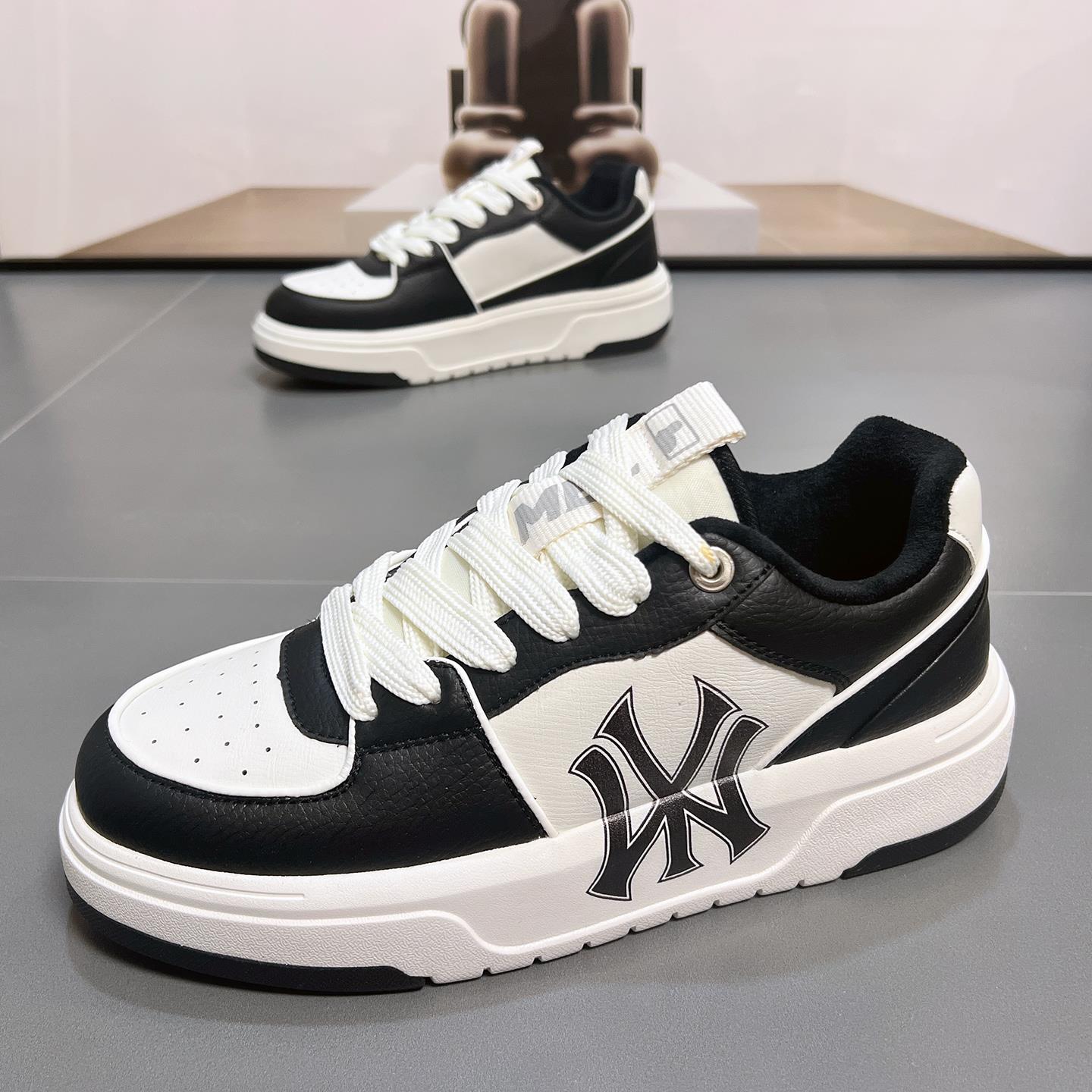 潮牌冬季新款加绒简约板鞋男韩版潮流时尚百搭保暖加棉休闲运动鞋