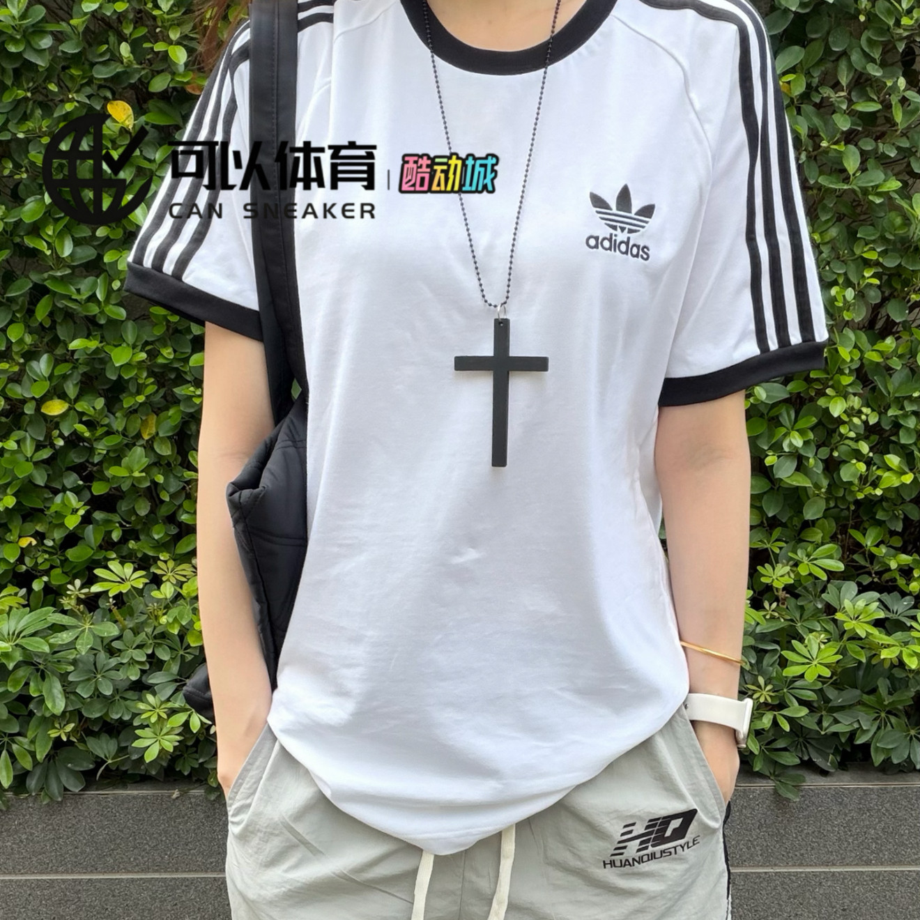 可以体育 阿迪达斯Adidas三叶草男女复古三条纹运动休闲短袖T恤