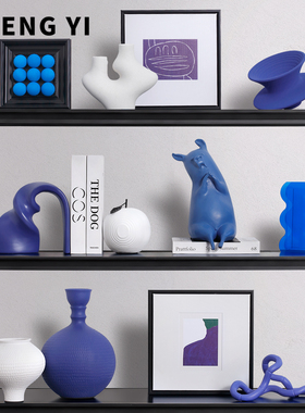 现代极简克莱因蓝高级感小众摆件