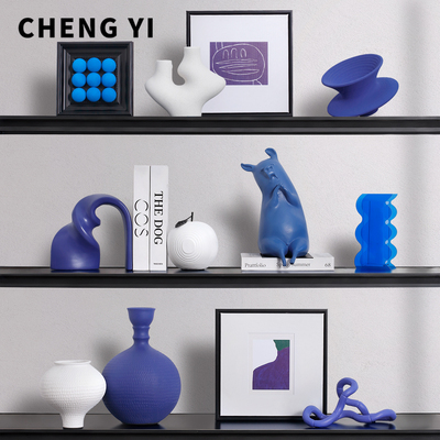 现代极简克莱因蓝高级感小众摆件
