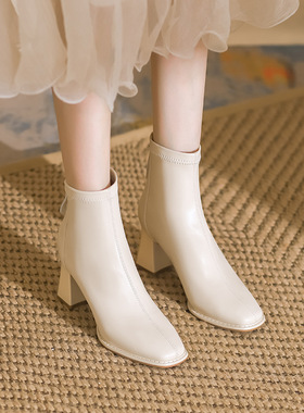 真皮白色小短靴女瘦瘦靴小个子高跟靴2026秋冬新款粗跟方头马丁靴