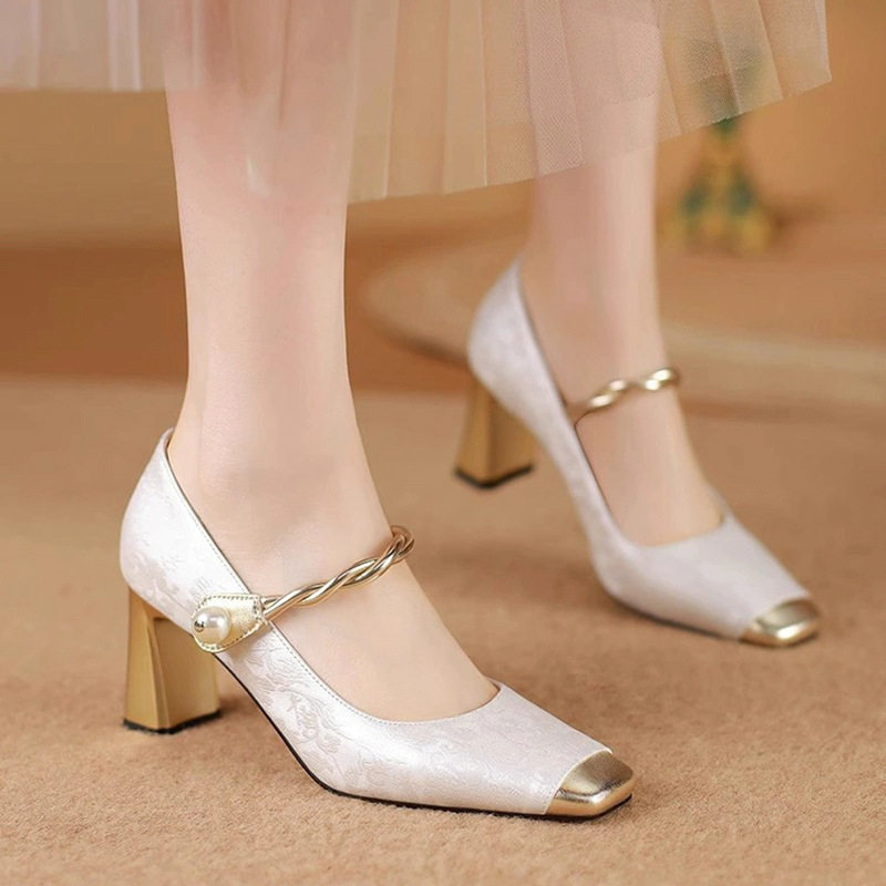 新中式国风玛丽珍鞋女2026年一字扣方头高跟百搭配旗袍单鞋小皮鞋