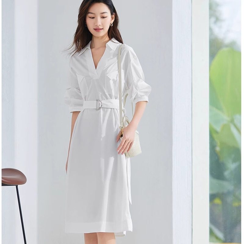 白色V领连衣裙女夏季2025新款法式时尚通勤收腰显瘦中长款衬衫裙
