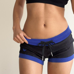 EILOVE 美式辣妹休闲运动撞色针织短裤爱心刺绣抽绳系带低腰热裤