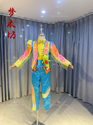 小青蛙向日葵小蜗牛男童唱歌演出