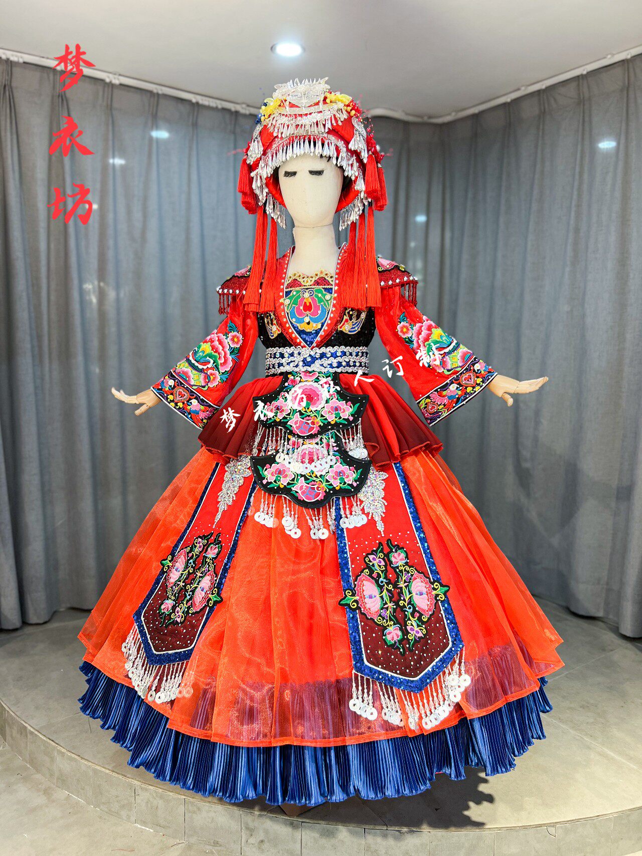 快乐阳光长款红色苗族彝族瑶族木呷妞妞银铃姑娘畲族傈僳族羌族