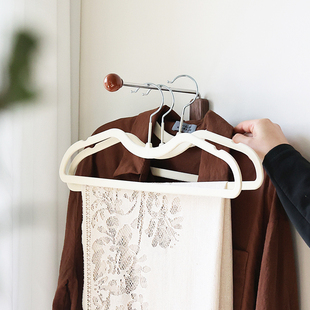 胡桃木不绣钢挂衣架次净衣收纳壁挂式墙上发圈发箍窗帘挂钩可旋转