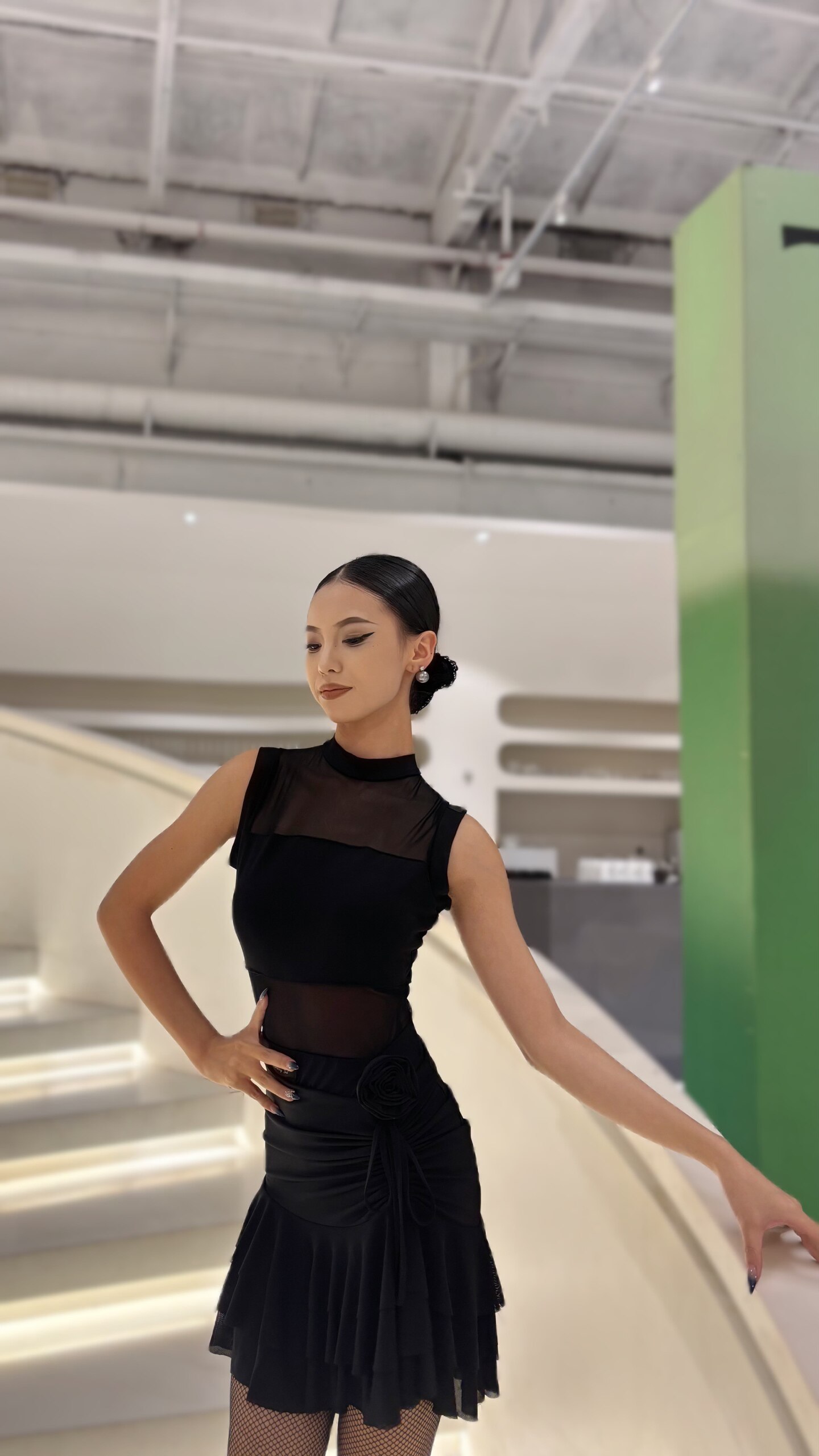 DS拉丁舞服女成人新款无袖网纱拉丁舞练习套装