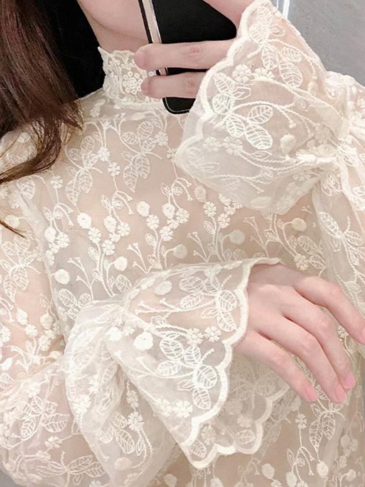 采购产品白色蕾丝春秋季女衬衫，欧式内衫，薄纱半高领衫，长袖网