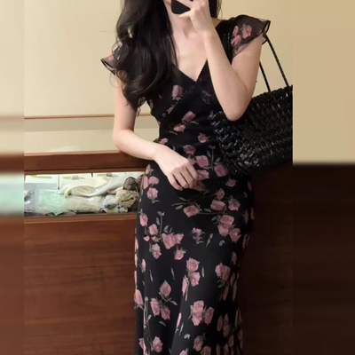 法式小飞袖黑色碎花连衣裙子女夏季2025年新款高级感气质包臀长裙
