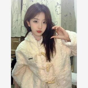 白色毛毛绒高级感羊羔毛外套女冬季牛角扣仿皮草加绒加厚连帽上衣