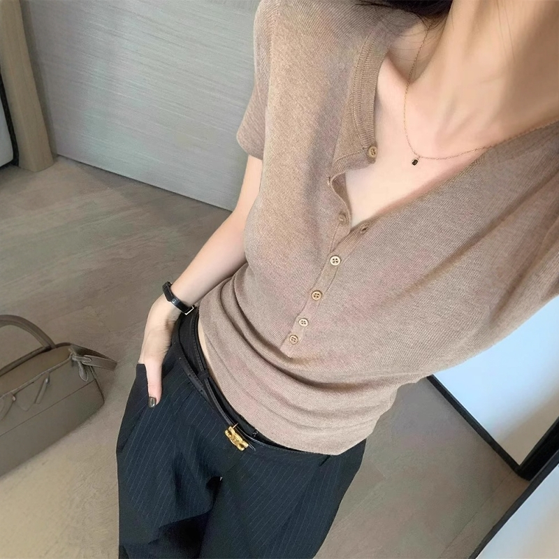 高级感亨利领正肩短袖冰丝针织衫女夏季老钱风v领修身t恤短款上衣