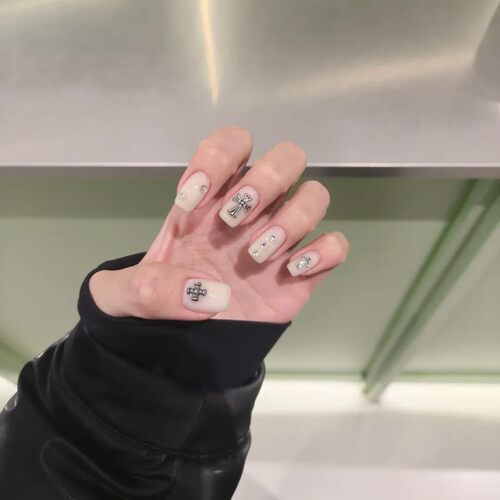 新款奶白碎钻手工穿戴甲美甲成品中长款高级感绝美ins风假指甲