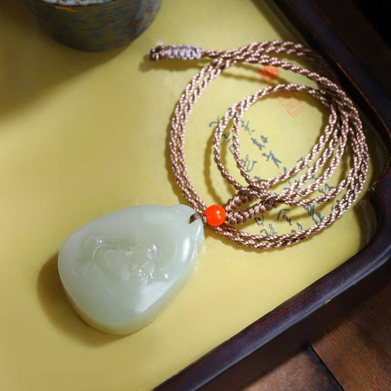 天然新疆和田玉玉器工厂店且末料老料玉石工艺品弥勒佛吊坠带证书