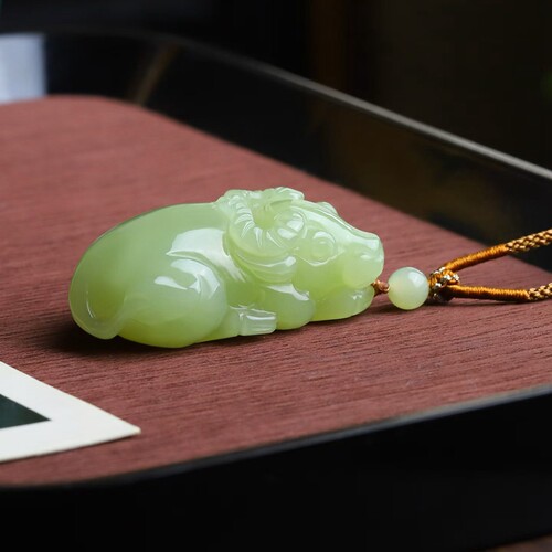 天然新疆和田玉玉器工厂若羌黄口料老料玉石十二生肖牛吊坠挂件