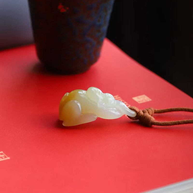 天然和田玉玉器工厂店新疆且末料老料俏糖色玉石生肖猴吊坠挂件