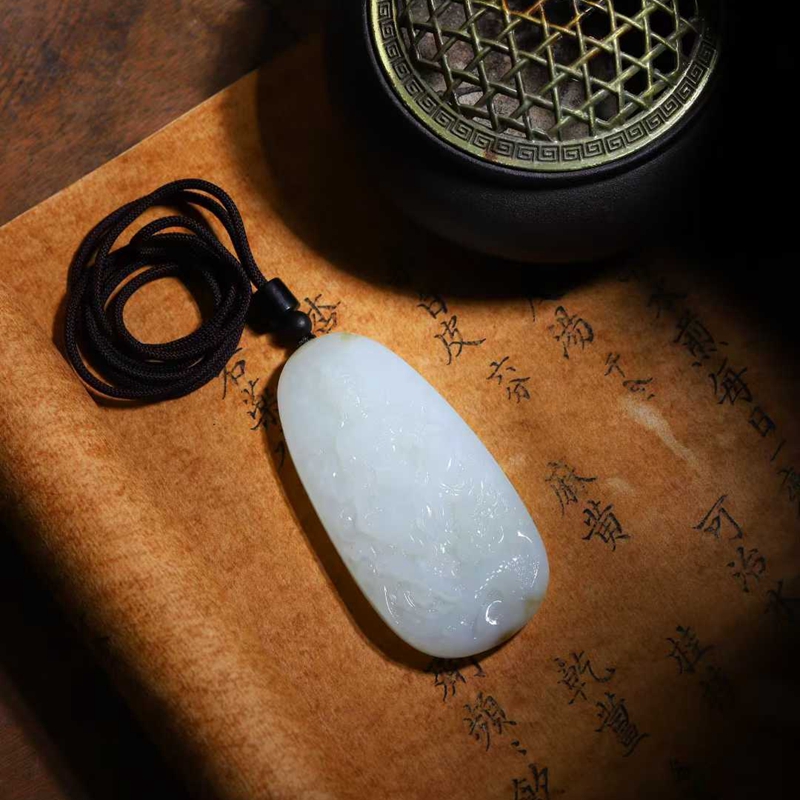 天然新疆和田玉玉器工厂店俄料老料飘糖色工艺品玉石观音吊坠挂件