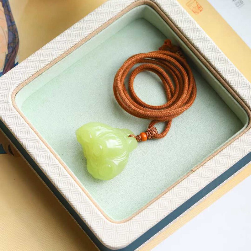 天然新疆和田玉玉器工厂店若羌黄口料老料工艺品玉石莲蓬吊坠挂件