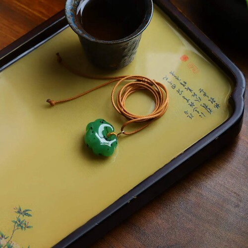 天然新疆和田玉玉器工厂店俄料碧玉老料玉石如意锁吊坠挂件带证