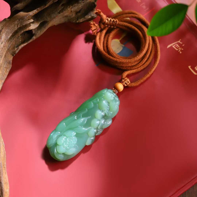 天然新疆和田玉玉器工厂店俄料碧玉老料猫眼莲花青蛙吊坠挂件带证