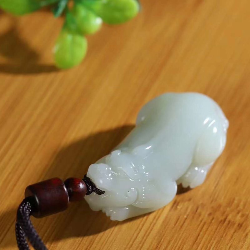 和田玉供应链天然新疆和田玉 且末糖料老料貔貅吊坠男女款 送证书