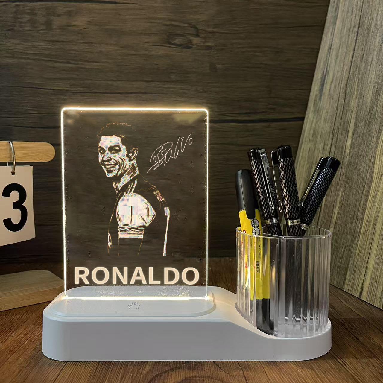 梅西C罗内马尔足球皇马旋转笔筒小夜灯摆件送男生实用生日礼物