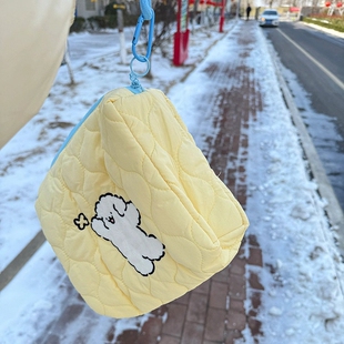 2024年新款化妆包便携式线条小狗大容量糖果色女生旅行杂物收纳包