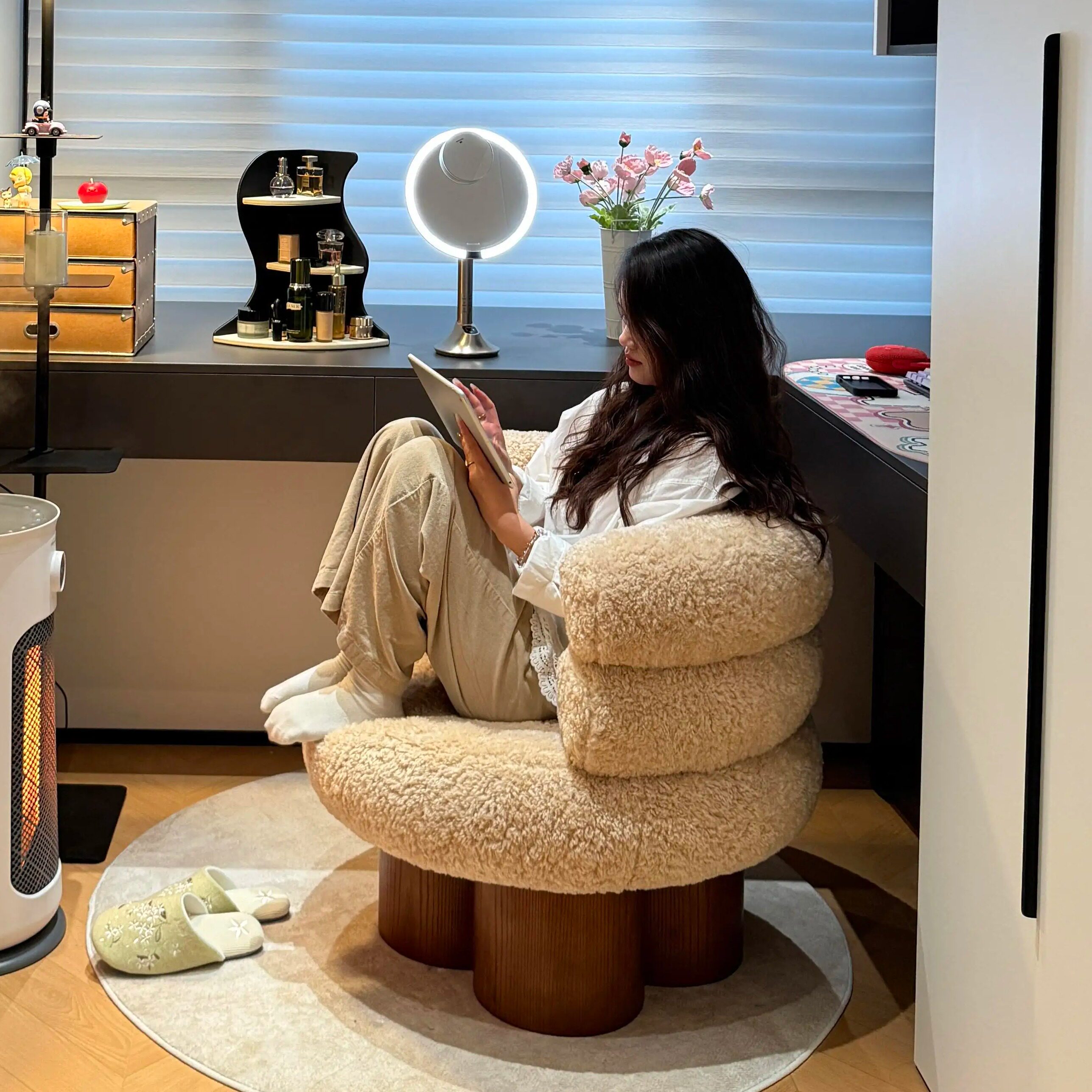 化妆椅子靠背椅可旋转女生卧室梳妆凳实木家用椅子高级感化妆凳子