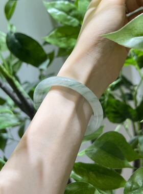 天山翠手镯女士冰种飘花白玉髓圆条玛瑙玉镯子女款天然翡翠玉手镯