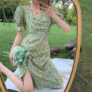 夏季 裙子女 文艺小清新甜美少女收腰显瘦碎花连衣裙方领泡泡袖 长款