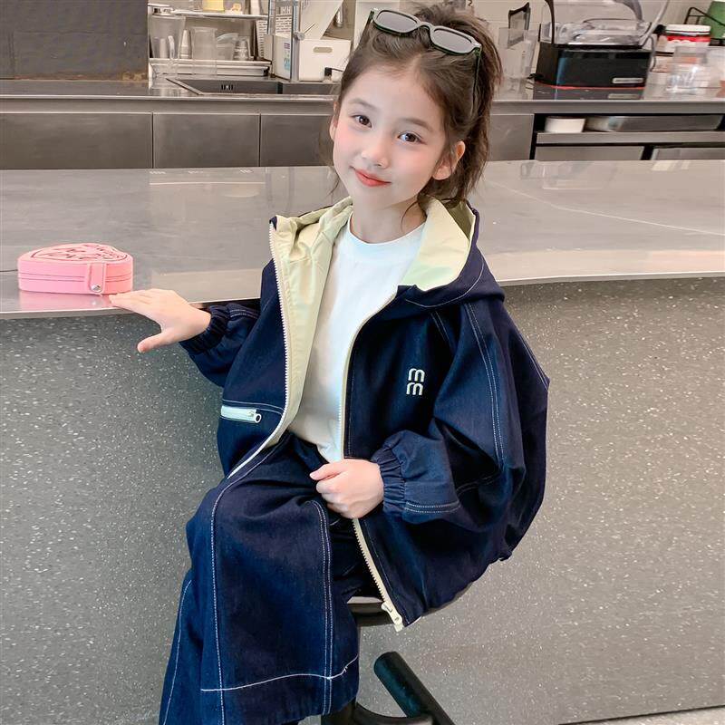 女童秋装牛仔外套2025新款儿童洋气韩版女孩春秋连帽字母秋季上衣