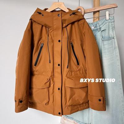 本巷衣涩户外大口袋连帽羽绒服