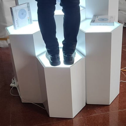 现货烤漆六角发光展台智能锁无人机净水器假发展会产品展示展示台