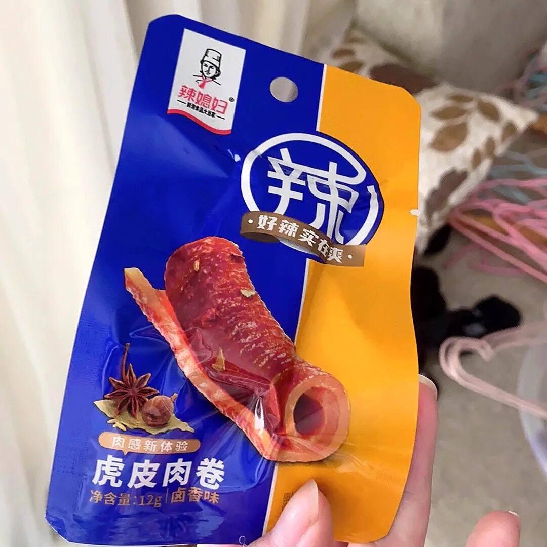 【新货】辣媳妇虎皮肉卷4口味先炸后卤辣卤猪皮卷解馋小零食