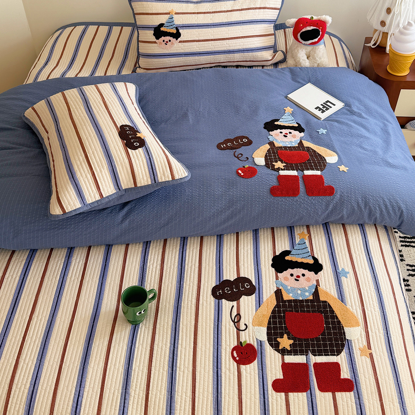 韩系卡通背带男孩毛巾绣泡芙棉床盖四件套亲肤被套床盖枕套三件套