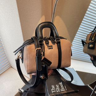 今年流行撞色半熟摩卡枕头包包女式2026新款手提小拎包单肩斜挎包