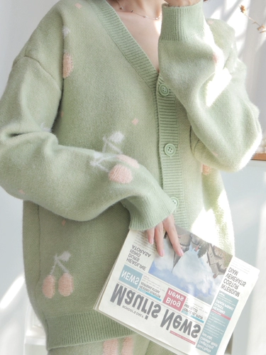 Мидиа не может сражаться ~ а.д. Хепберн сладкий и милый вишневый кардиган коралловый бархат толстый бархат