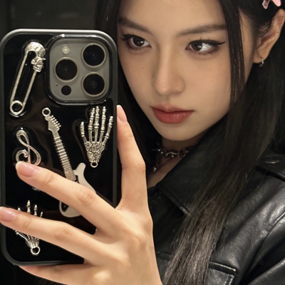 朋克风吉他音符骷髅适用苹果17pro手机壳iPhone16 15promax滴胶软壳苹果14 13新款12pro保护套16e防摔xsmax女