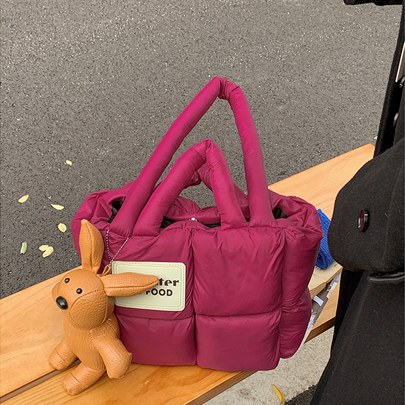 新款时尚高颜值多巴胺羽绒包包