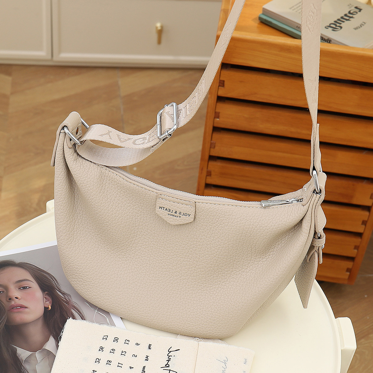 饺子包包女士2025新款休闲简约宽带斜挎包高级感大容量软皮单肩包