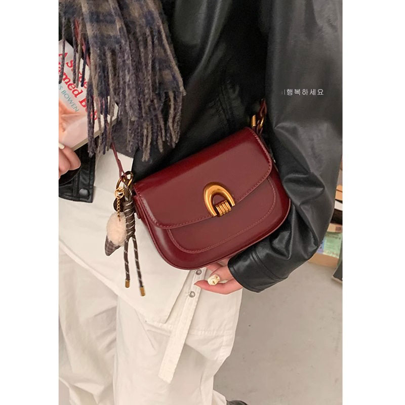 马鞍包包女式新款2025小众设计腋下女包高级百搭通勤斜挎单肩小包